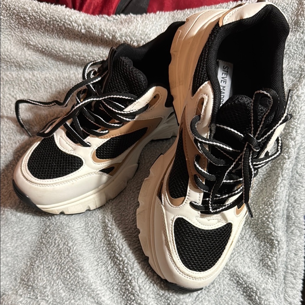 Steve Madden Black and Cream Women's Sneakers